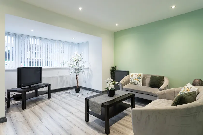 #2 StayBelfast Home. Free parking/WiFi/10 mins 2 - Image 1