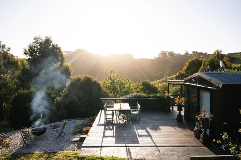 Bunjil Retreat - Couples Getaway with Sauna - Image 1
