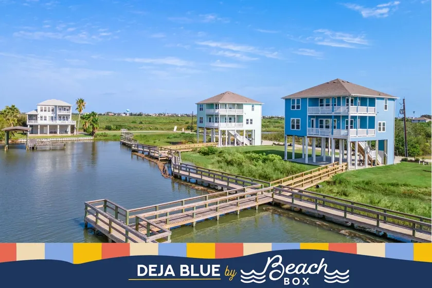 Beautiful bay home with breathtaking views from two decks and boardwalk with fishing pier - Image 1