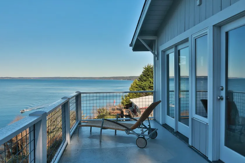 Marine View Bluff by Avantstay Waterfront Views - Image 1