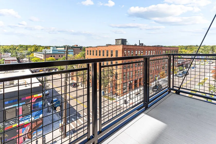 Urban Condo with Balcony in Downtown Ann Arbor - Image 1