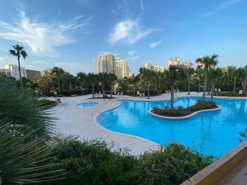 Ocean View Luxurious Condo-BEST location + balcony - Image 1
