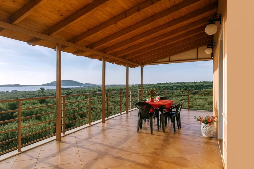 Seaview flat in an olive grove by the sandy beach - Image 1