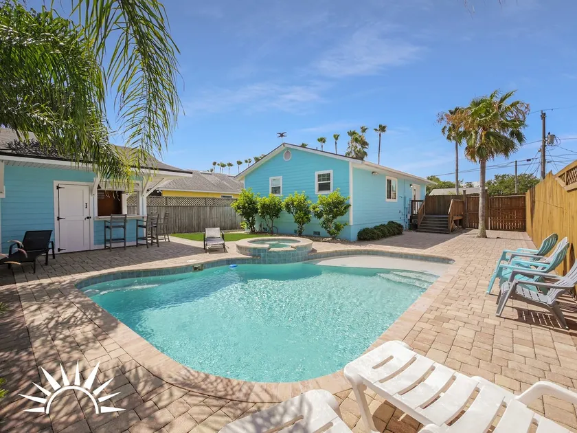 Sapphire: Updated 2 bedroom home with private pool, hot tub, cabana, outdoor - Image 1