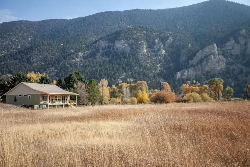 River views and front porch sitting in Paradise - Image 1
