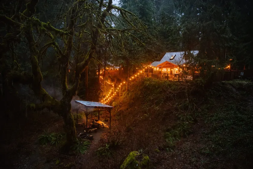 Rusty Bridge River Lodge | Hot Tub & Barrel Sauna - Image 1