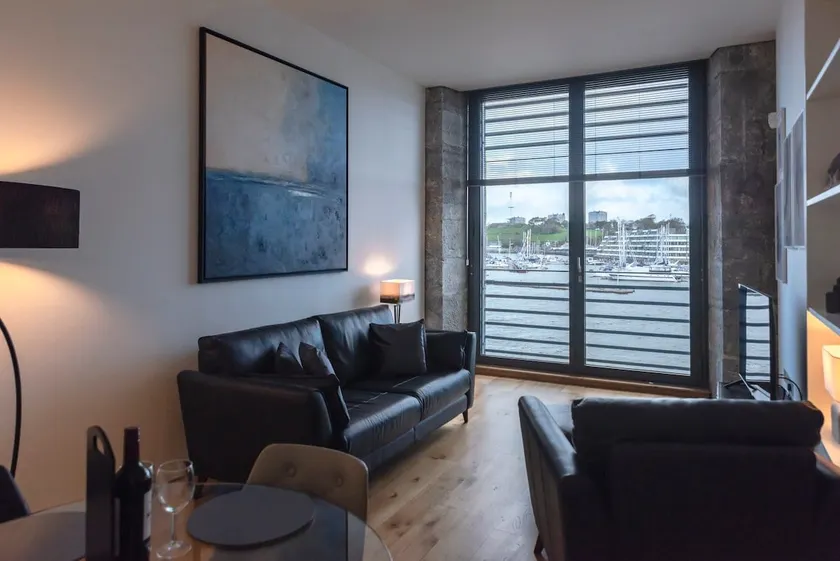 Luxurious 1 bed RWY apartment - Image 1