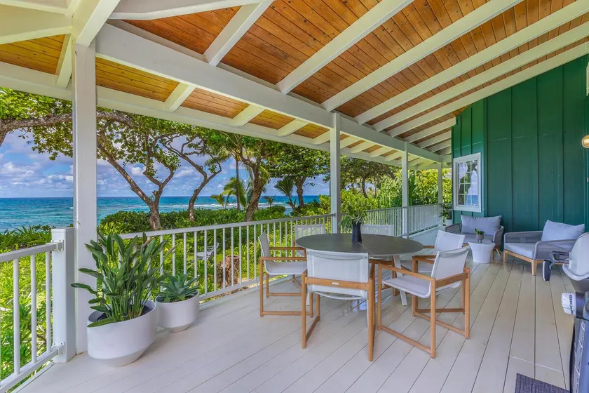 Haena Modern Beachfront Sleeps 12 - Image 1