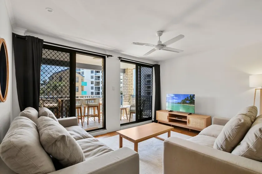 Levuka Unit 12 14 Moreton Pde - Image 1