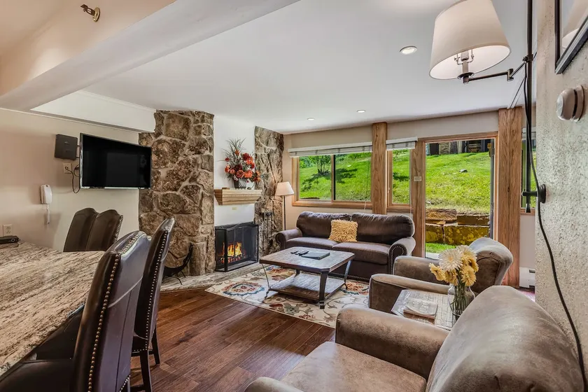 Mountainside Studio ~ Laurelwood 404 - Image 1