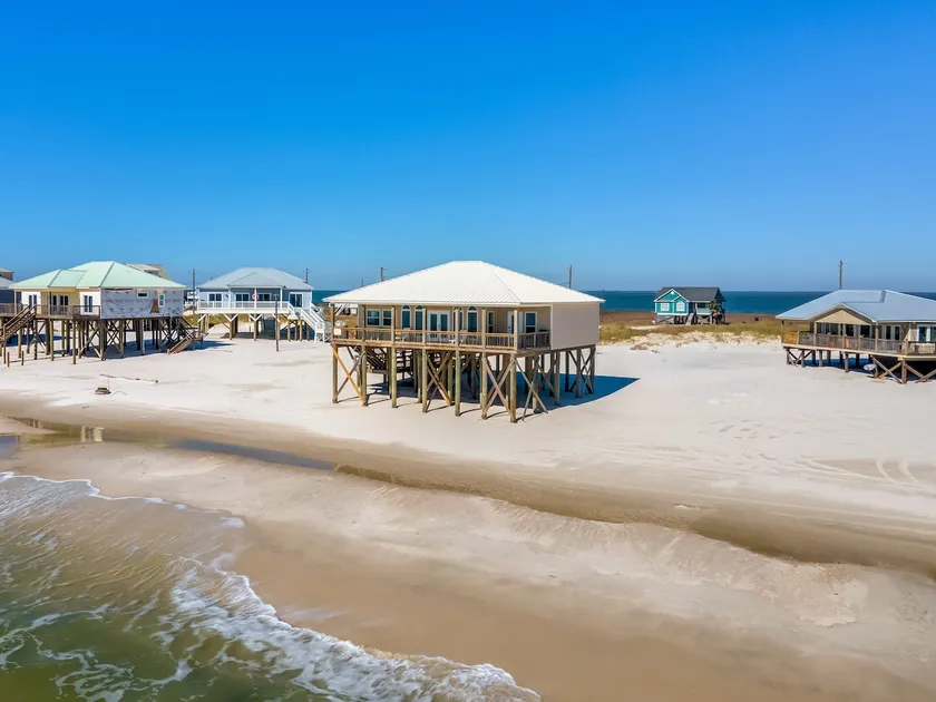 Marisol - Gulf front living on Dauphin Island! Overlook your own beachfront! - Image 1