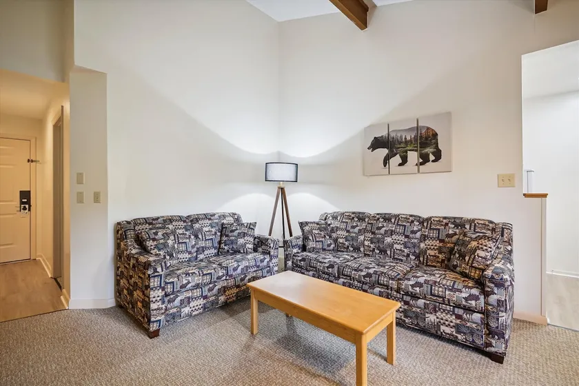 2 Bedroom Suite w/outdoor heated pool 20102 - Image 1