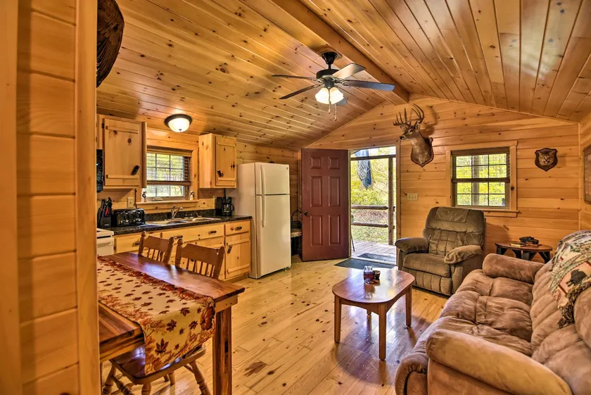 ‘Hooah’ Cabin Retreat w/ Grill & Step-Free Access - Image 1