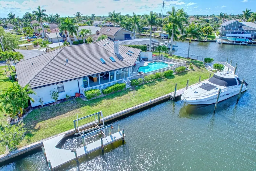 Villa Waterview - Amazing Gulf access pool and spa home on spacious corner lot! - Image 1