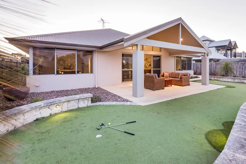 Back 9 - Family-friendly Golf Lover's Retreat - Image 1
