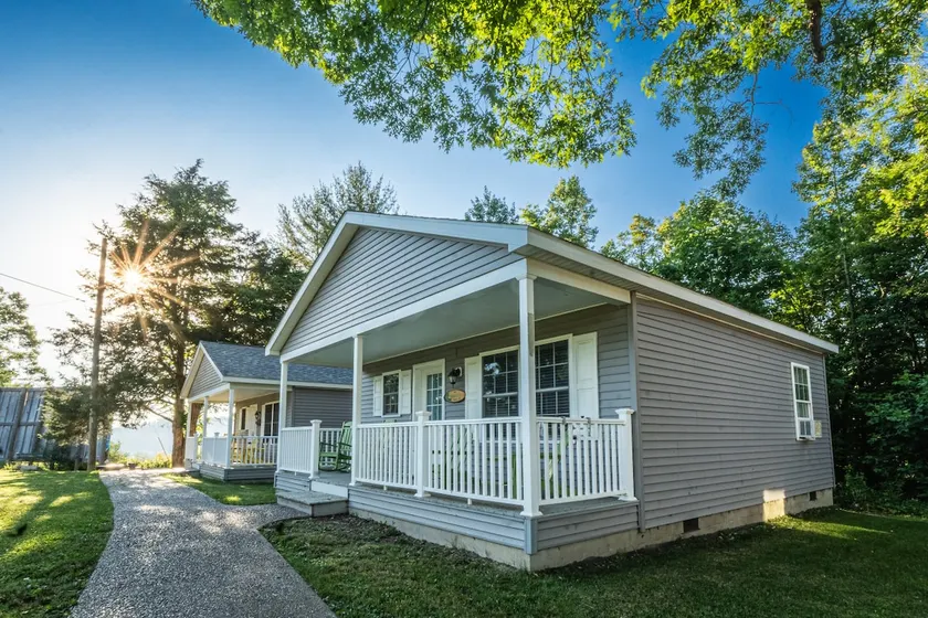 The Green Cabin at Wood Mountain Campground - Image 1