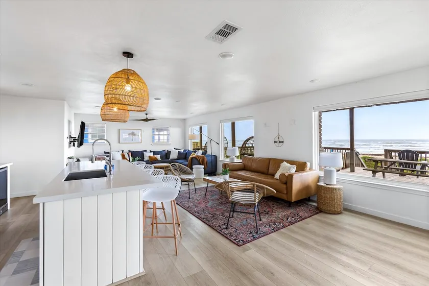 Luxe 6BR Beachfront | Where Connection Meets Coast - Image 1