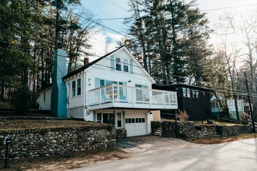 Lake Views-Walk to The Beach - Image 1