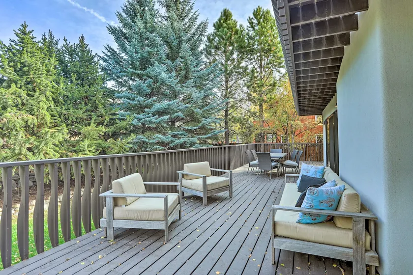 Roomy Avon Family Chalet w/ Hot Tub in EagleVail! - Image 1