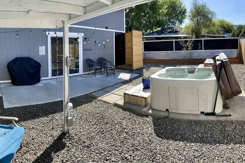 Close to Wineries • Hot Tub • Near Jacksonville - Image 1