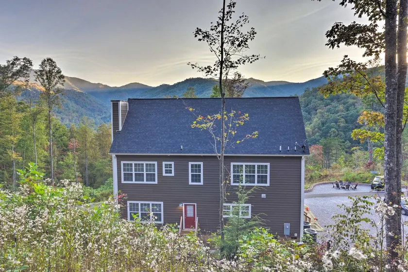 Family Holiday Retreat! Mtn-View Blue Ridge Home - Image 1