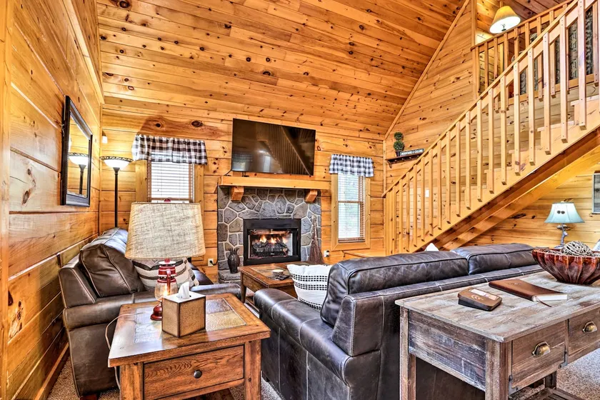 Homey Sevierville Cabin w/ Deck Near Pigeon Forge! - Image 1