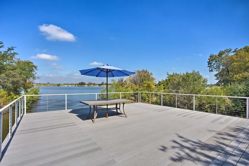 Lake Granbury Getaway! Family Home w/ Deck & Games - Image 1