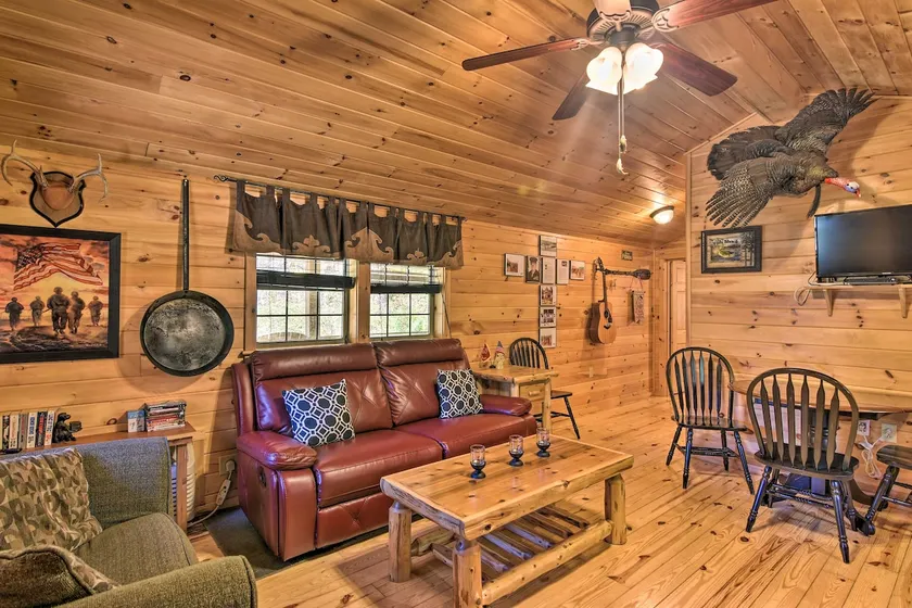 Parsons ‘Semper Fi’ Cabin w/ Fire Pit! - Image 1