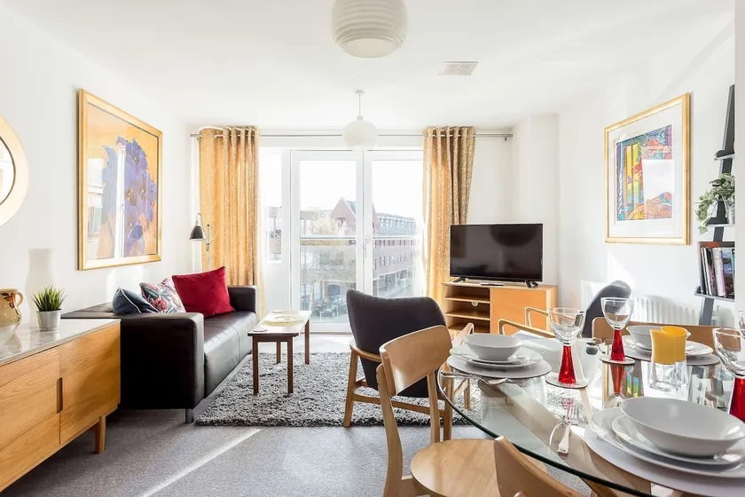 Sunnyside - Stylish Apartment Moments from Poole Quay - Image 1