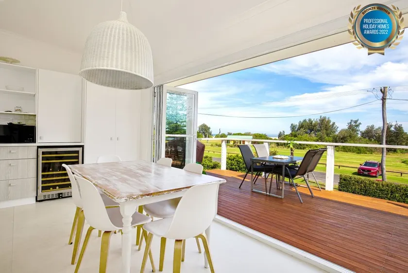 Arklow I Pet Friendly with Ocean Views - Image 1