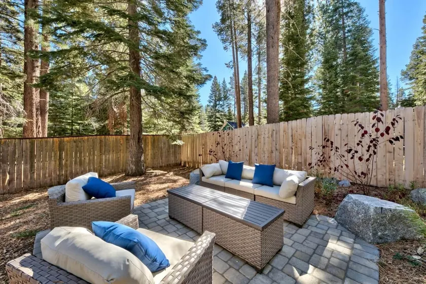 Tahoe Spa Retreat: Sauna, Hot Tub, Game Room, Dogs - Image 1