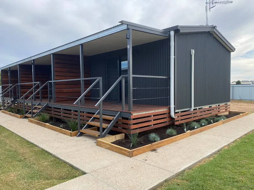 One Bedroom Cabin - Image 1