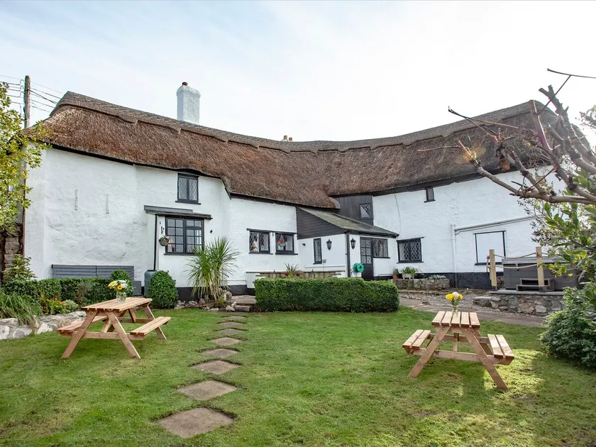 Thatched Cottage - Image 1