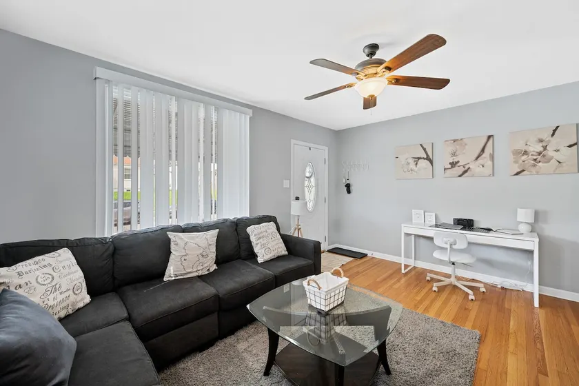 Lovely Dogtown Home ABODEbucks - Image 1