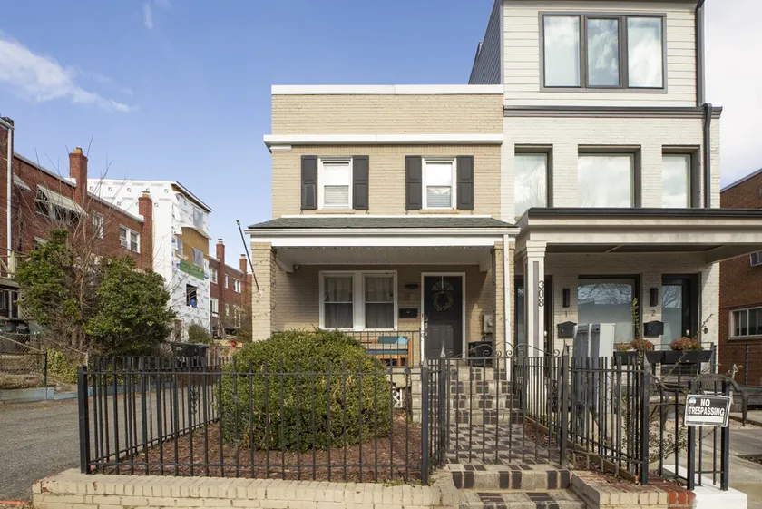 Eckington Cozy & Private Unit + Free Gated Parking - Image 1