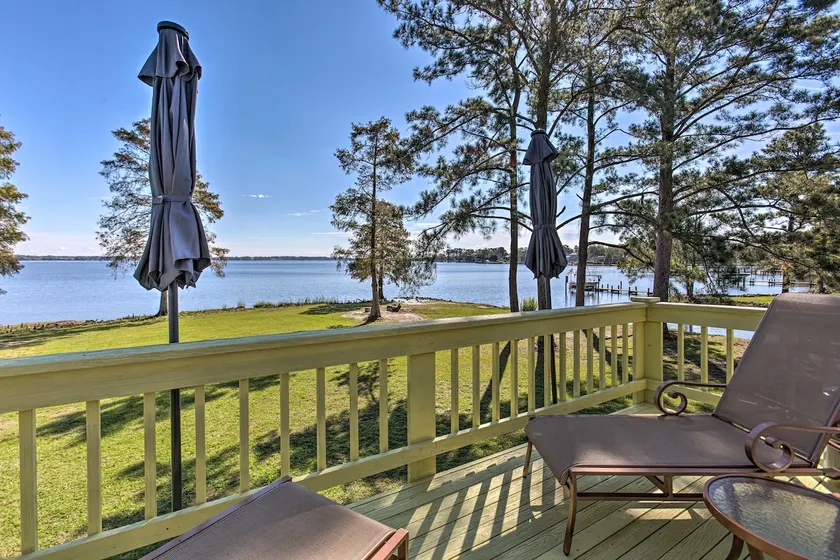Riverfront New Bern House: Gourmet Kitchen & View! - Image 1
