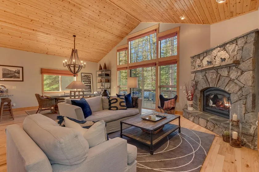 Woodcrest at Tahoe Donner 3BR with Pool Table - 3000 sq ft - Image 1