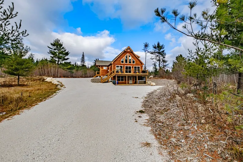 Chalet Tourmaline - Charming Newly Built Chalet - Image 1