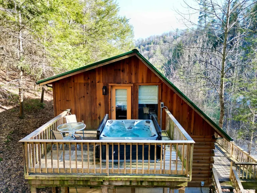 Horseshoe Falls-RRG-Hot tub! - Image 1