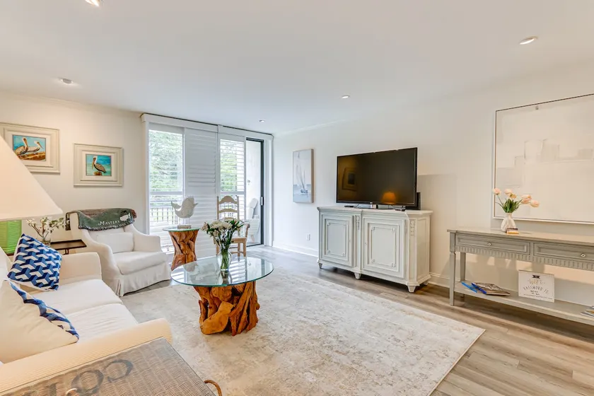 Walk to Pier & Golf: Heart of Harbour Town Condo - Image 1
