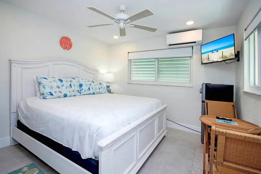 West End Paradise Sanddollar 7 - Quaint Hotel Styl - Image 1