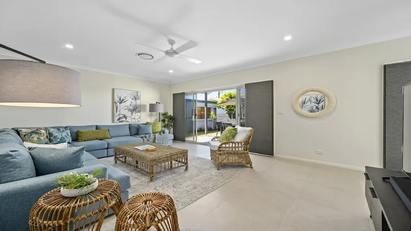 Sea Pine Cottage and Studio - Beach & village central, Family, Sleeps 8 - Image 1