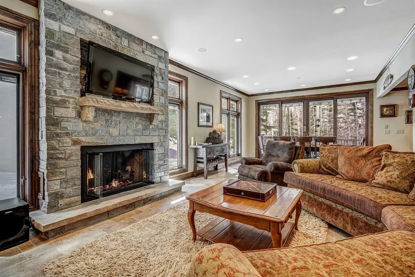 🏆 East Vail Home | 4 En-Suite Bedrooms | Heated Garage | Bus to Vail Village - Image 1