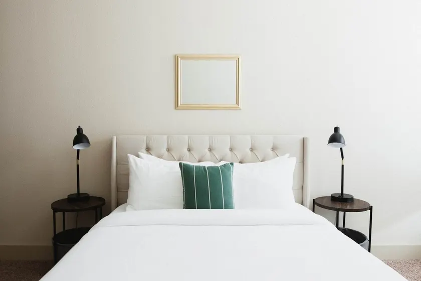 Comfortable 1BR Getaway | Walk to Downtown - Image 1