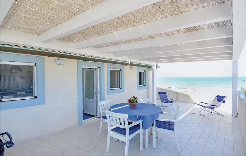 Stunning Apartment In Punta Braccetto Rg - Image 1
