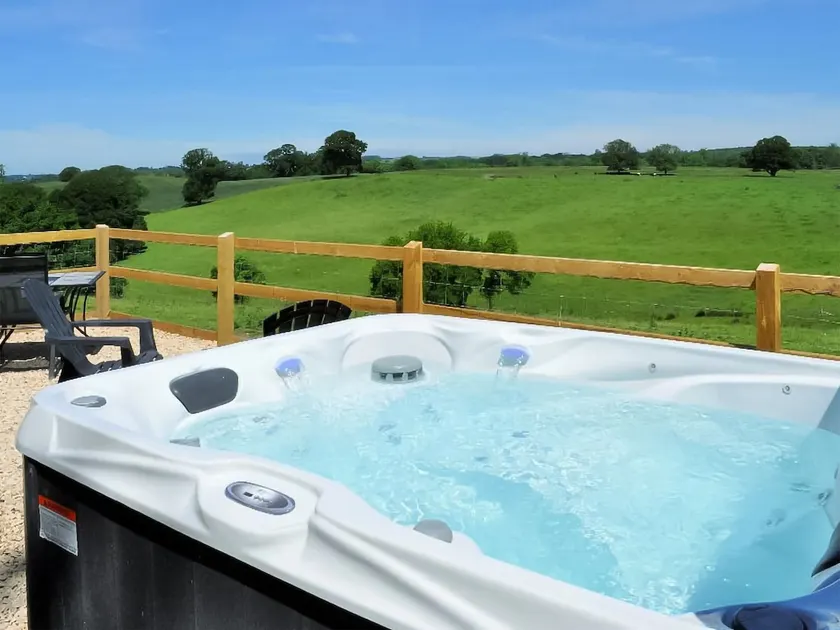 Shepherds Hut Retreat - Image 1