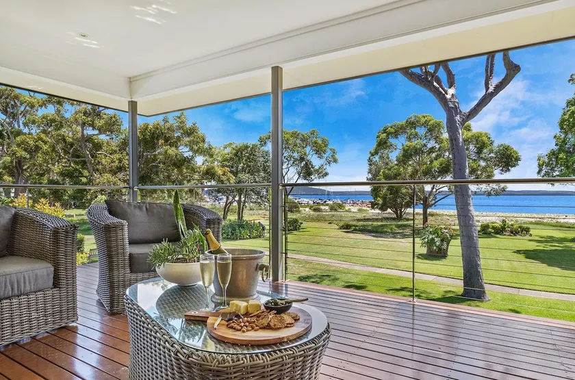 Memories on the Beachfront - Image 1