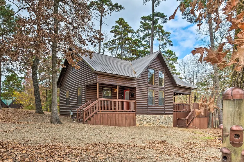 Hot Tub: 'Little Bear's Pond' Broken Bow Cabin - Image 1