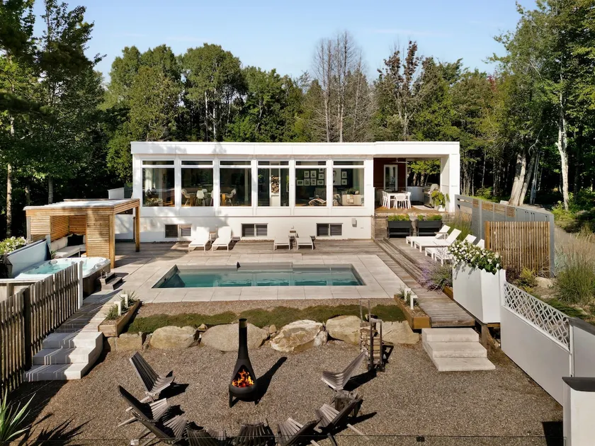 Le Bauhaus I Spa I Saunas I Lake - Image 1