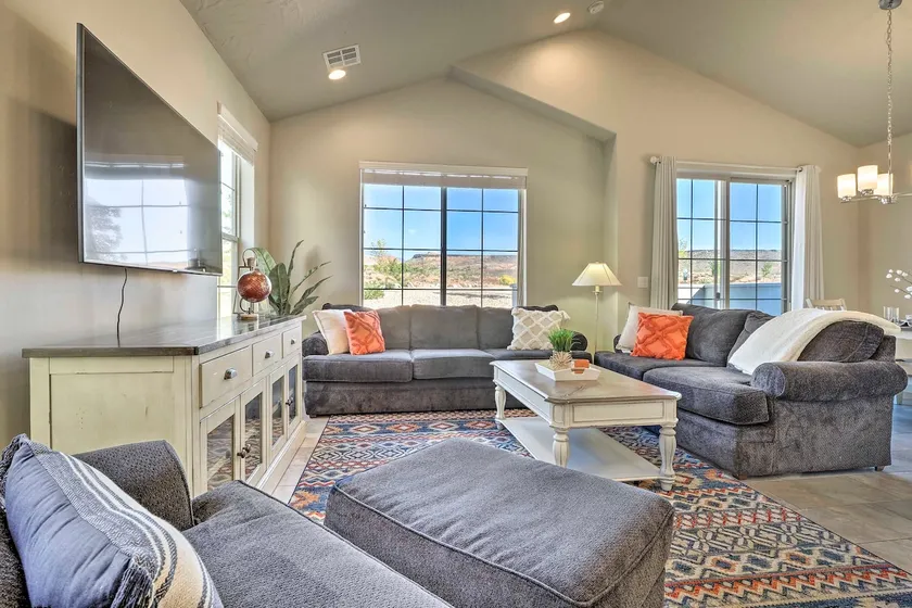 Washington Townhome w/ Patio + Resort Perks! - Image 1
